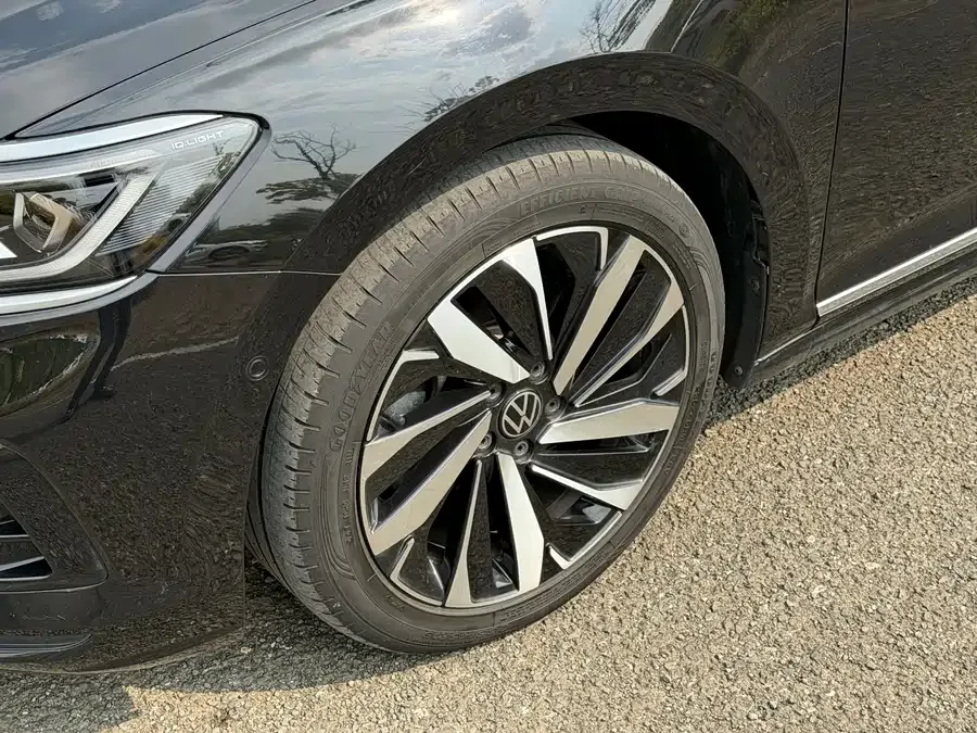 Volkswagen Passat Passat 2022 330TSI Deluxe Edition 2022 — миниатюра 5