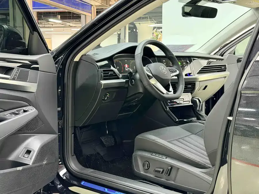 Volkswagen Passat Passat 2024 330TSI Elite Edition 2025 — миниатюра 2