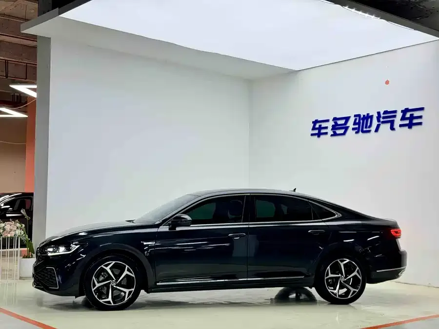 Volkswagen Passat Passat 2024 330TSI Elite Edition 2025 — миниатюра 4