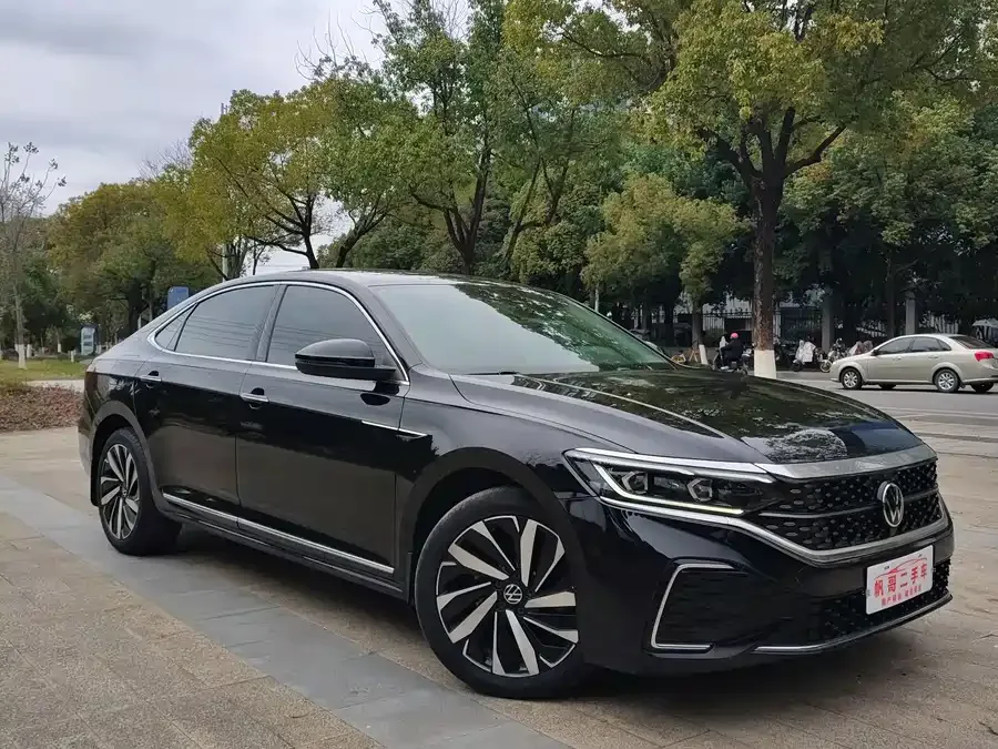 Volkswagen Passat Passat 2022 330TSI Starry Sky Deluxe Edition 2022 — миниатюра 3