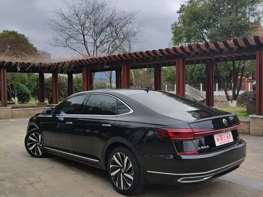 Volkswagen Passat Passat 2022 330TSI Starry Sky Deluxe Edition 2022 — миниатюра 4