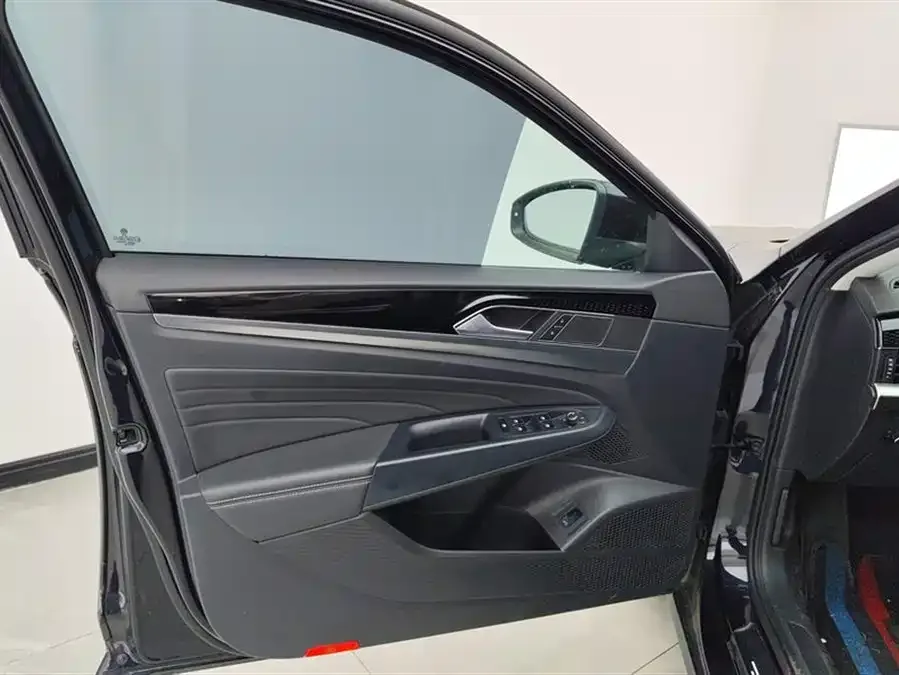 Volkswagen Passat Passat 2023 facelift 330TSI Star Elite Edition 2023 — миниатюра 4