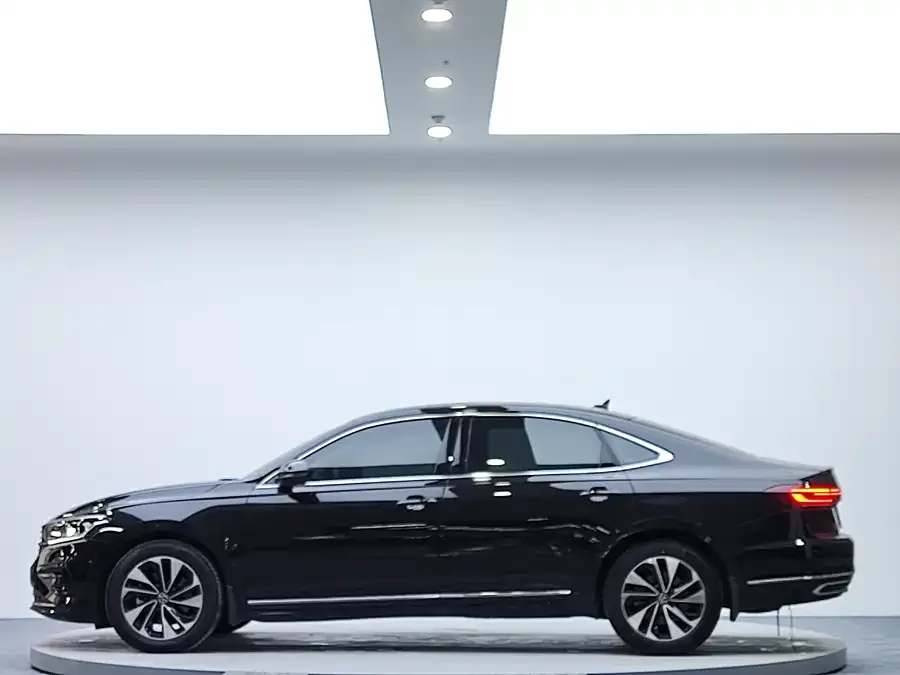Volkswagen Passat Passat 2023 280TSI Elite Edition 2023 — миниатюра 2