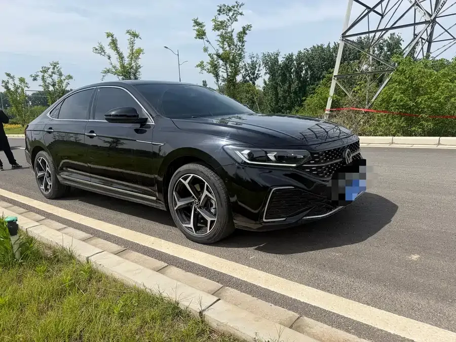 Volkswagen Passat Passat 2025 Outstanding Model 330TSI Starry Sky Elite Edition 2025 — миниатюра 3