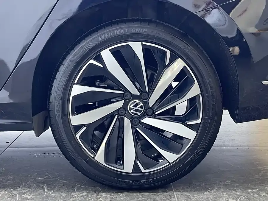 Volkswagen Passat Passat 2023 330TSI Deluxe Edition 2023 — миниатюра 4