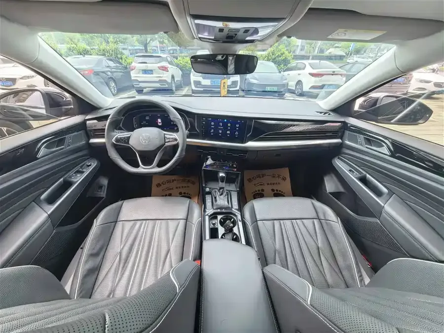 Volkswagen Passat Passat 2023 330TSI Deluxe Edition 2023 — миниатюра 2