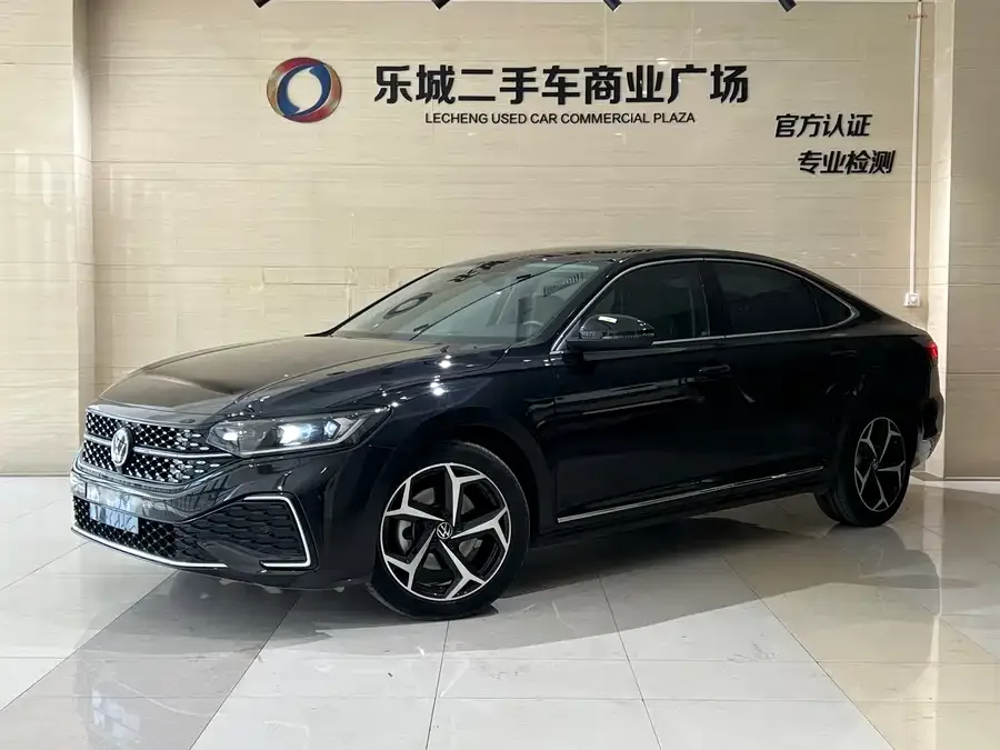 Volkswagen Passat Passat 2024 380TSI Starry Sky Dragon Edition 2024 — фото 1, купить с доставкой в Москву