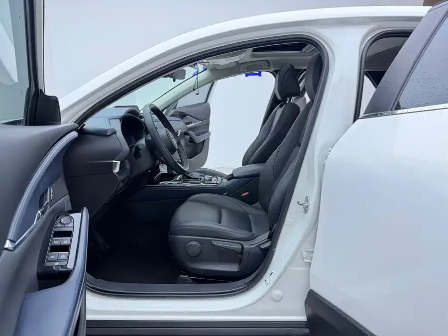 Mazda CX-30 2021 2.0L automatic quality model 2022 — миниатюра 2