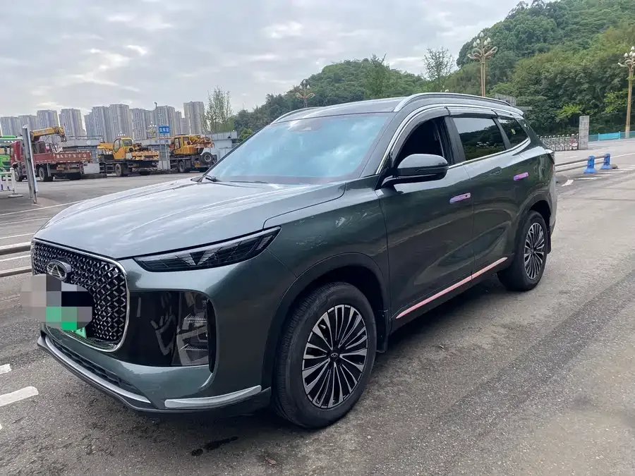 Chery Tiggo 8 PLUS C-DM Tiggo 8 PLUS C-DM 2025 1.5T 116km Luxury 5-seater 2025 — фото 1, купить с доставкой в Москву