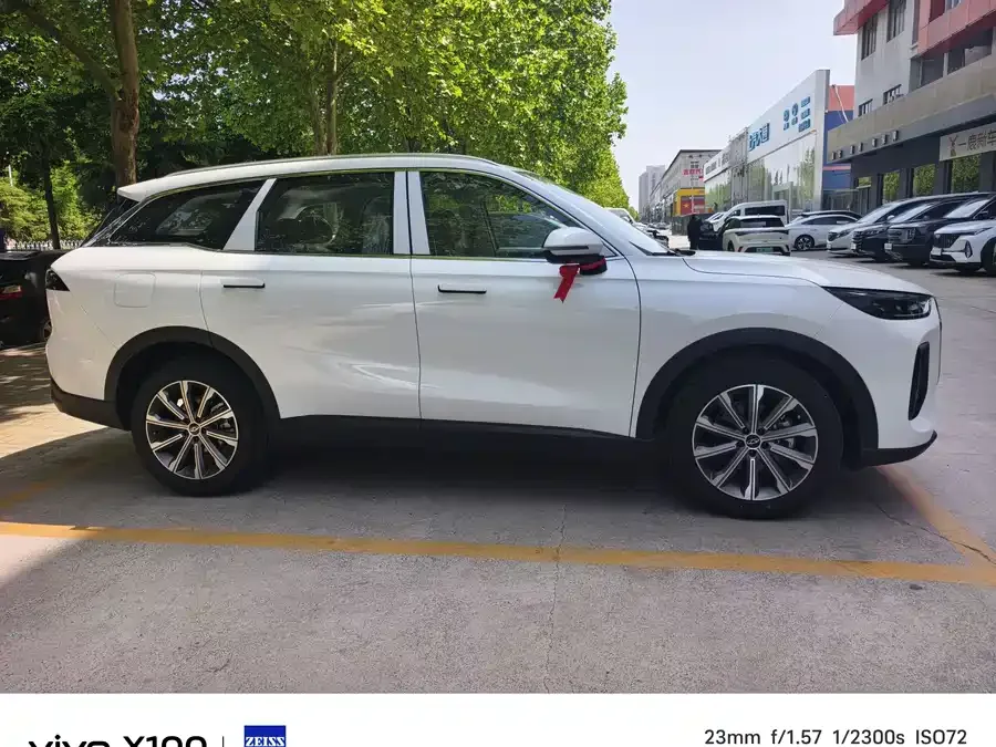 Chery Tiggo 8L Tiggo 8L 2024 2.0T 2WD Comfort Edition 5-seater 2026 — миниатюра 3