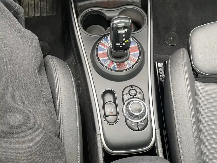 MINI COUNTRYMAN MINI COUNTRYMAN 2023 1.5T COOPER Connoisseur 2023 — миниатюра 5