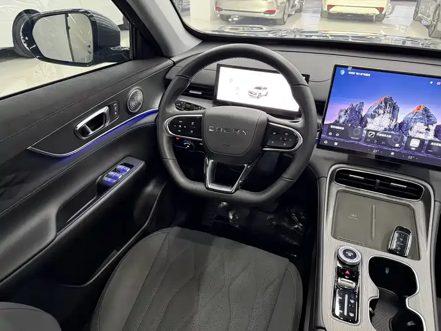 Chery Tiggo 8 PLUS Tiggo 8 PLUS 2025 290TGDI DCT Luxury Edition 2024 — миниатюра 3