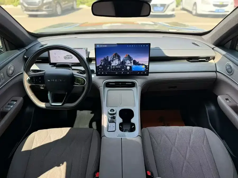 Chery Tiggo 8 PLUS Tiggo 8 PLUS 2025 290TGDI DCT Premium Edition 2024 — миниатюра 2