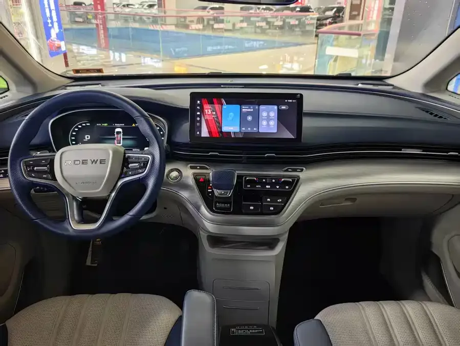Roewe iMAX8 Roewe iMAX8 2022 400TGI Honor Edition 2022 — миниатюра 3