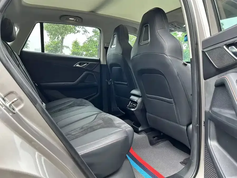 Roewe D5X DMH Roewe D5X DMH 2024 135 Flagship Edition 2024 — миниатюра 2
