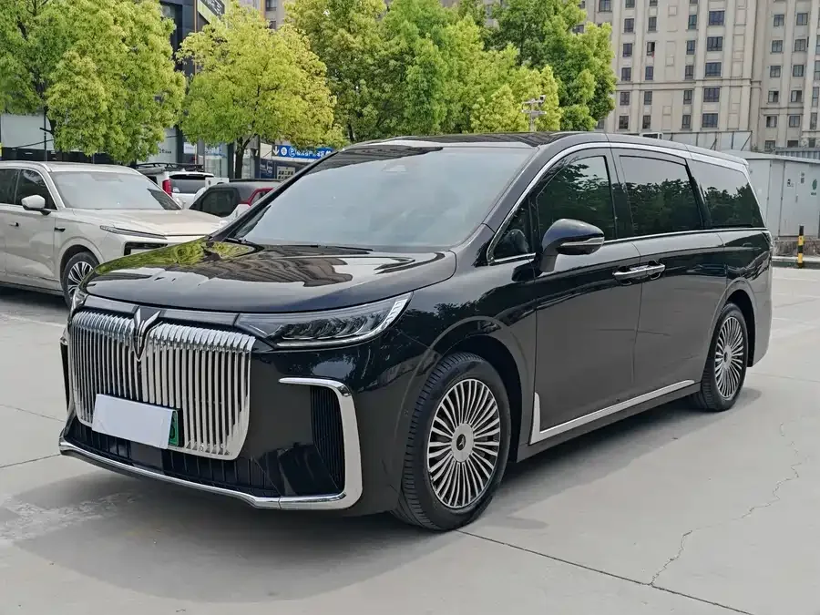 Voyah Lantu Dreamer 2025 VOYAH PHEV 4WD Excellence Kunpeng Edition 2025 — фото 1, купить с доставкой в Москву
