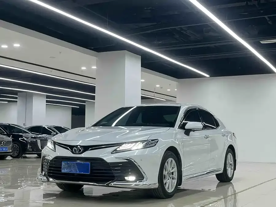 Toyota Camry Camry 2023 2.0G Deluxe Edition 2024 — фото 1, купить с доставкой в Москву