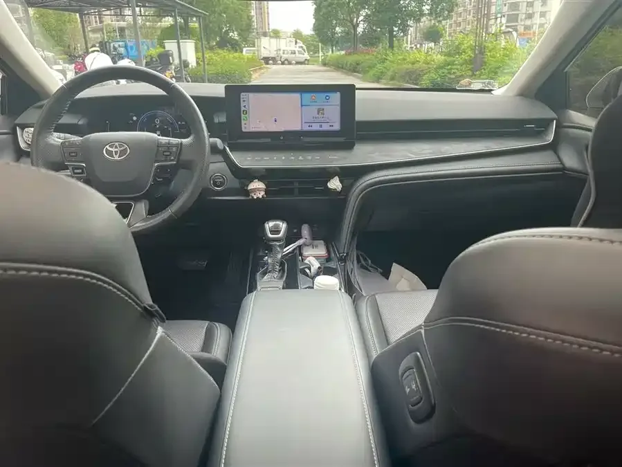 Toyota Camry Camry 2024 Hybrid 2.0HGVP Luxury Edition 2024 — миниатюра 2