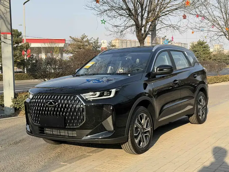 Chery Tiggo 7 PLUS Chery Tiggo 7 PLUS 2025 1.5T CVT Premium Edition 2026 — фото 1, купить с доставкой в Москву
