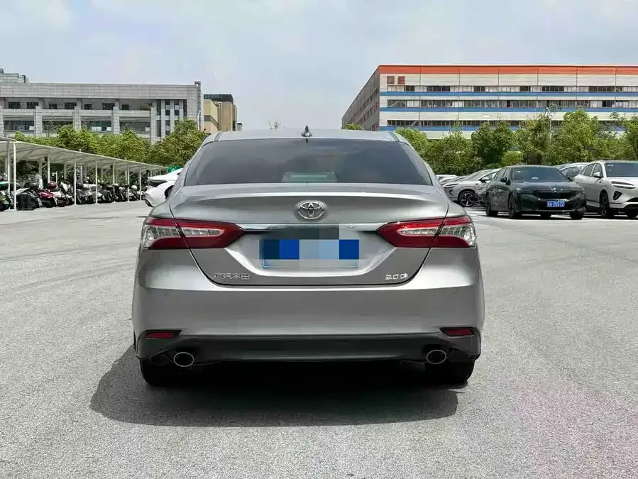 Toyota Camry Camry 2021 2.0G Deluxe Edition 2022 — миниатюра 4