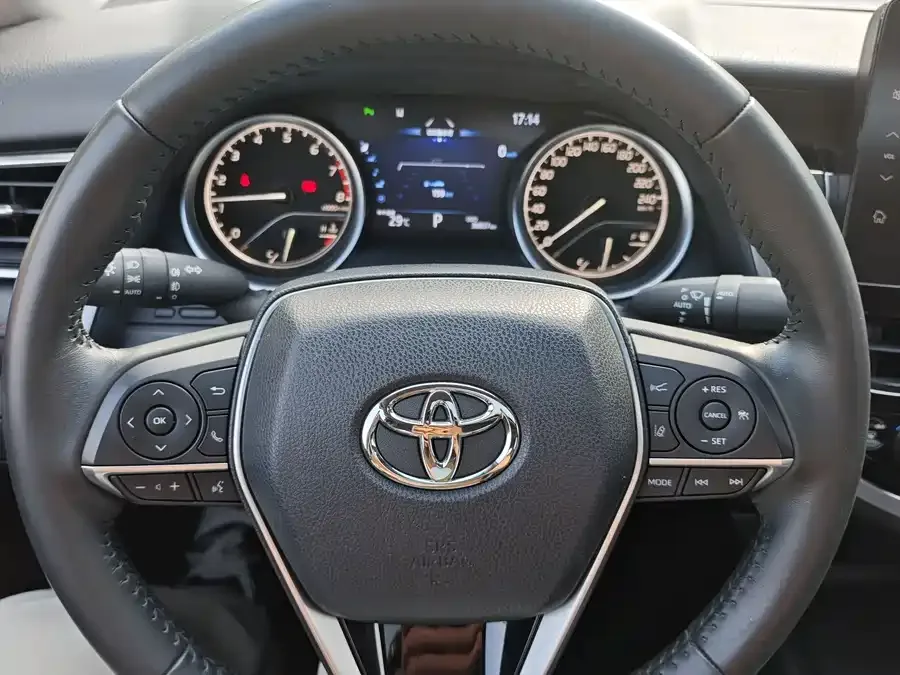 Toyota Camry Camry 2023 2.0G Deluxe Edition 2023 — миниатюра 2