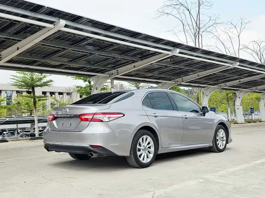 Toyota Camry Camry 2021 2.0G Deluxe Edition 2022 — миниатюра 2
