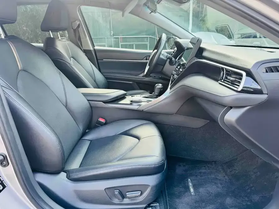 Toyota Camry Camry 2021 2.0G Deluxe Edition 2022 — миниатюра 5