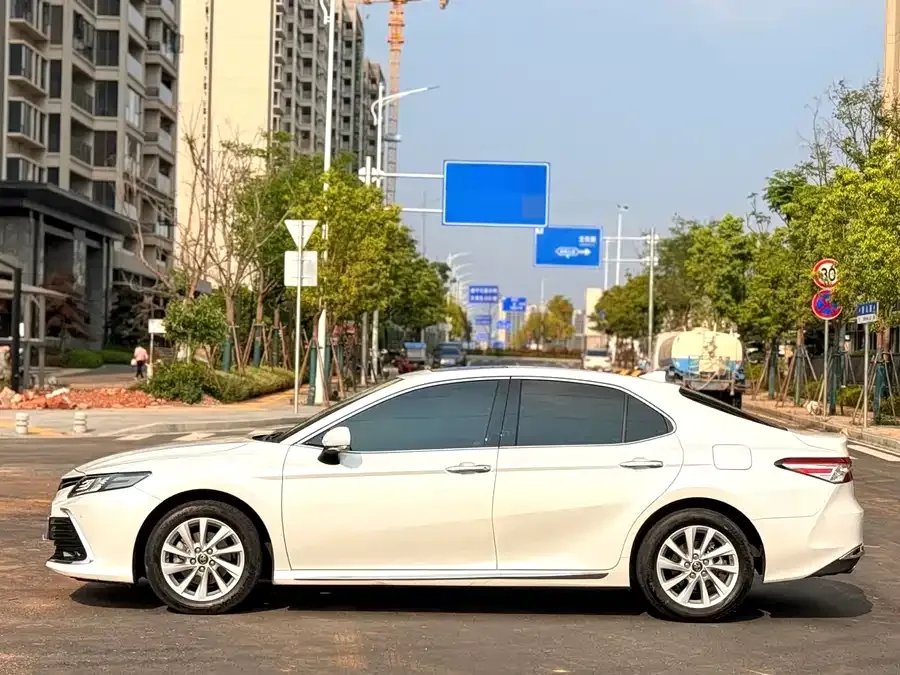 Toyota Camry Camry 2023 2.0G Deluxe Edition 2023 — миниатюра 2