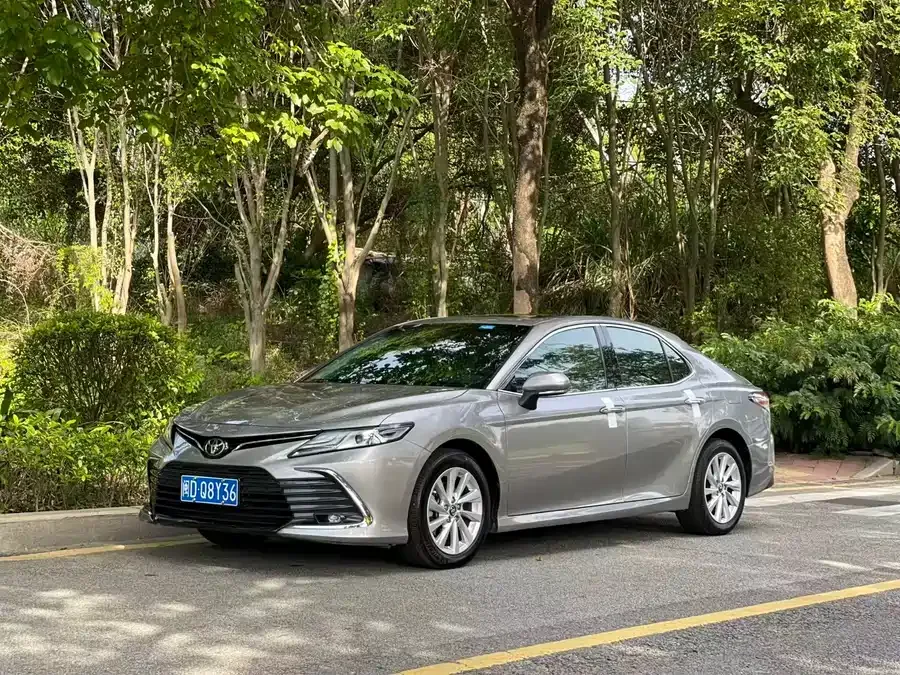 Toyota Camry Camry 2021 2.0G Deluxe Edition 2022 — фото 1, купить с доставкой в Москву