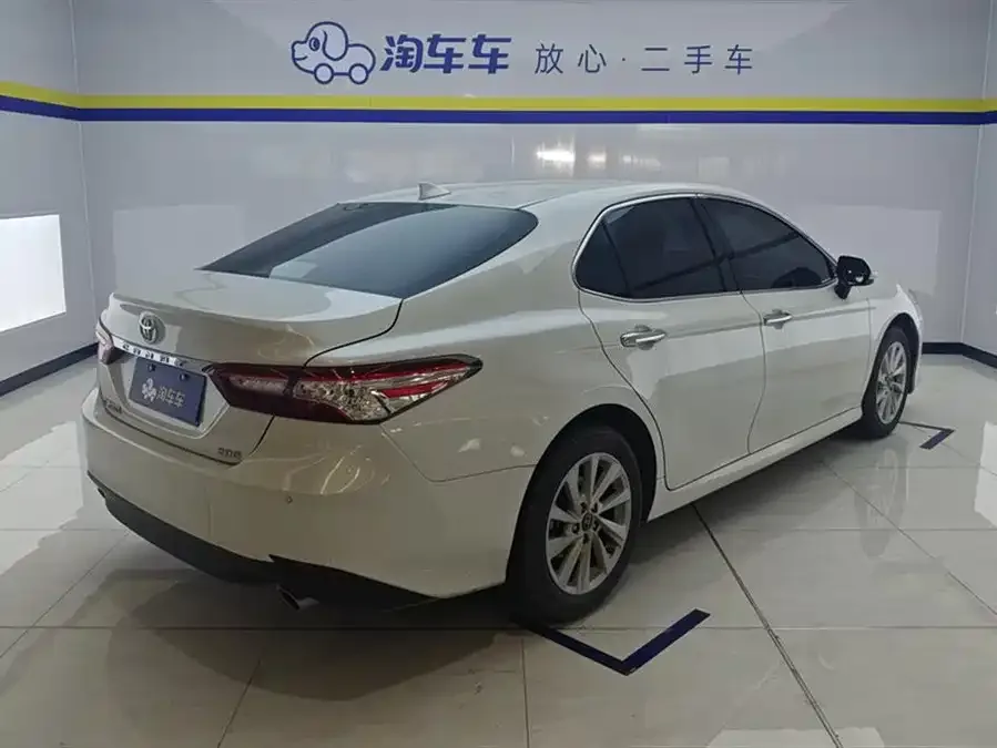 Toyota Camry Camry 2021 2.0G Deluxe Edition 2022 — миниатюра 3