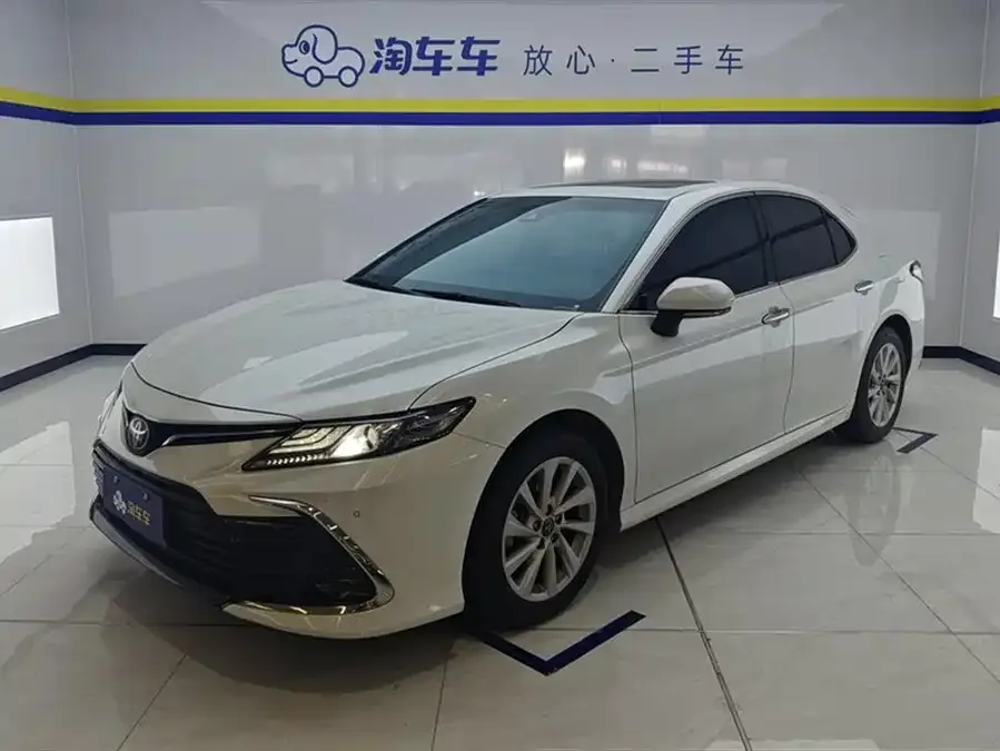 Toyota Camry Camry 2021 2.0G Deluxe Edition 2022 — фото 1, купить с доставкой в Москву
