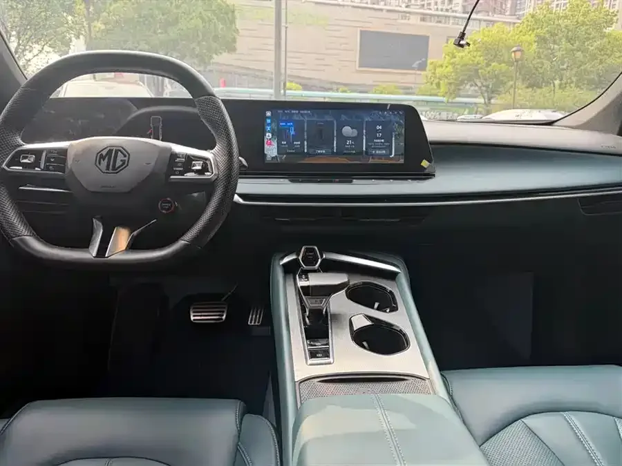 MG 7 MG7 2023 2.0T Automatic Beauty Hunter Premium Edition 2024 — миниатюра 2