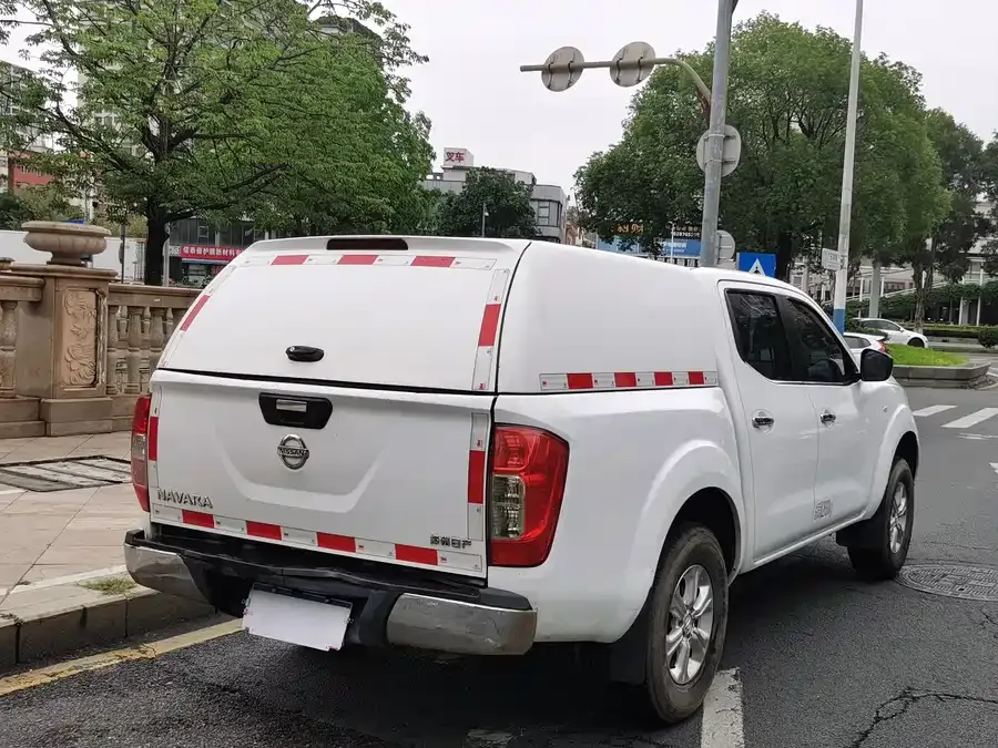 Nissan Navara 2021 Navara 2.5L Manual 2WD Comfort Model QR25 2022 — миниатюра 2