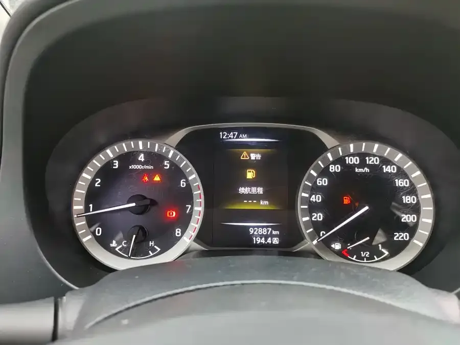 Nissan Navara 2021 Navara 2.5L Manual 2WD Comfort Model QR25 2022 — миниатюра 5