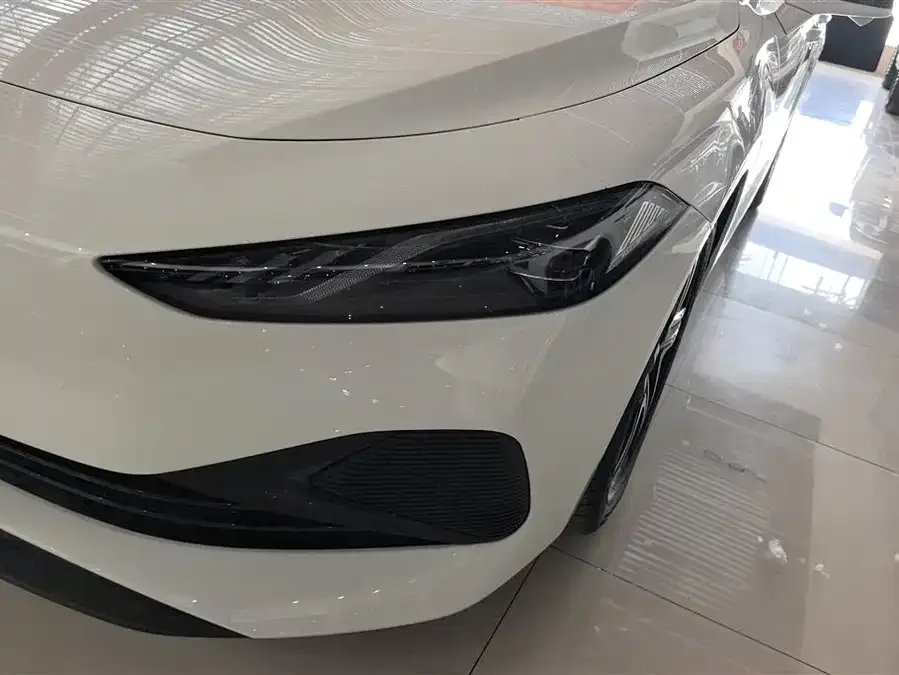 Roewe D7 Roewe D7 2023 DMH 125km Excellence Edition 2025 — миниатюра 2