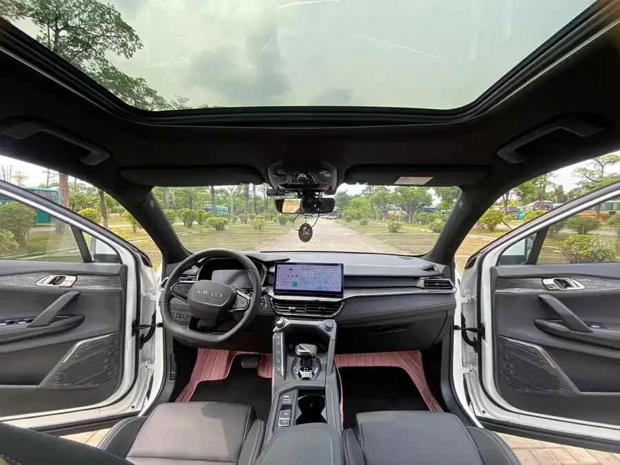 Lynk & Co 06 Lynk & Co 06 2023 Remix 1.5T Halo 2024 — миниатюра 3