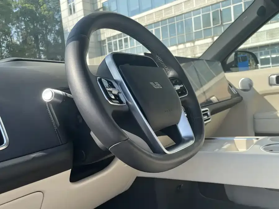 Li Xiang L9 Ideal L9 2023 Pro 2024 — миниатюра 2