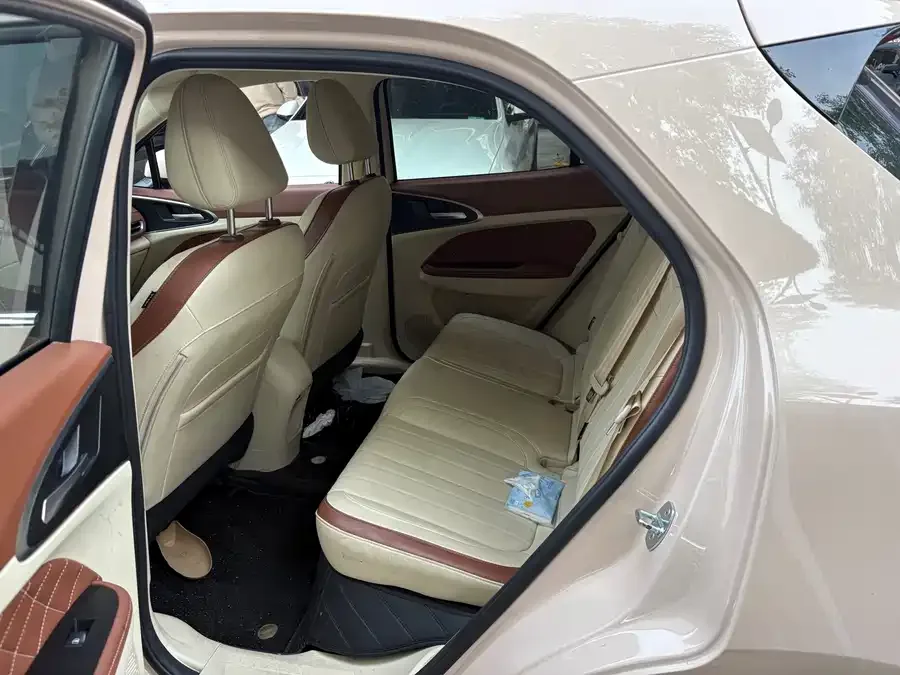 ORA good cat Euler Good Cat 2023 401km standard range luxury lithium iron phosphate 2023 — миниатюра 4