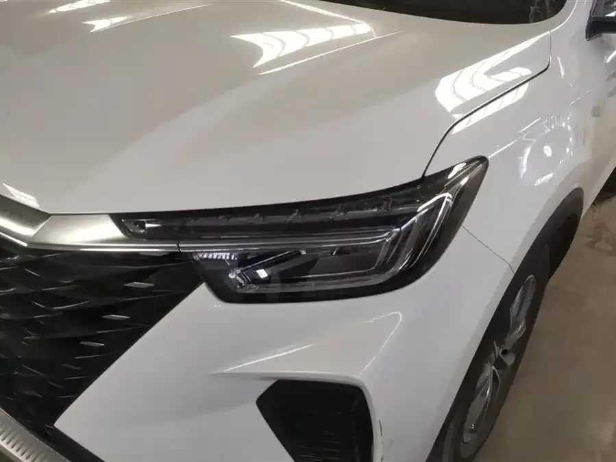 Roewe RX5 Roewe RX5 2025 PLUS 330TGI Automatic Trendsetting Smart Edition 2025 — миниатюра 2