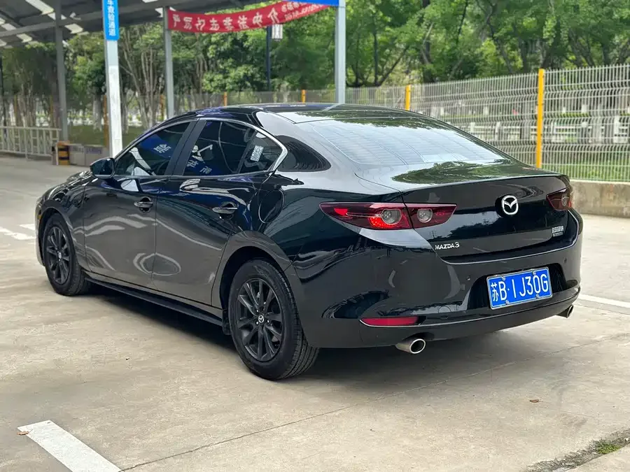 Mazda Axela Mazda 3 Angkesaila 2023 2.0L Automatic Quality Edition 2024 — миниатюра 2