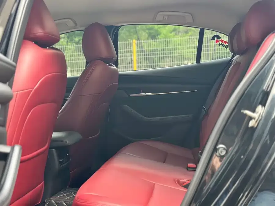 Mazda Axela Mazda 3 Angkesaila 2023 2.0L Automatic Quality Edition 2024 — миниатюра 3