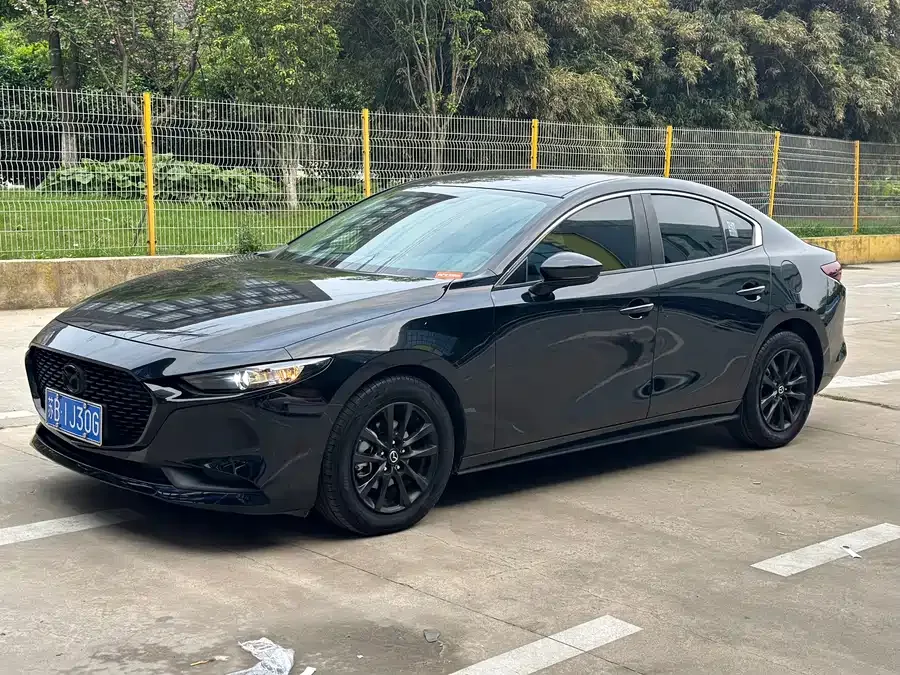 Mazda Axela Mazda 3 Angkesaila 2023 2.0L Automatic Quality Edition 2024 — фото 1, купить с доставкой в Москву