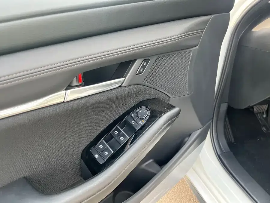 Mazda Axela Mazda 3 Angkesaila 2023 2.0L Automatic Elegant Edition 2026 — миниатюра 5