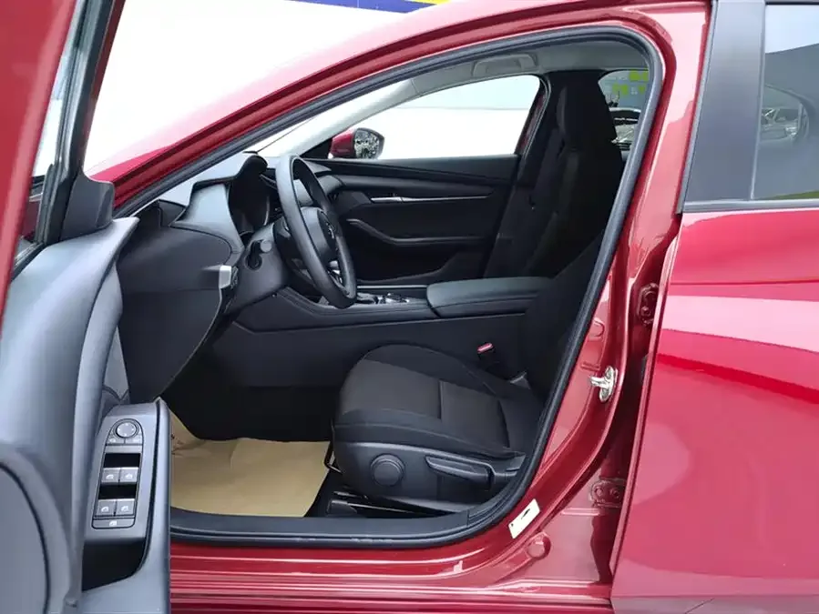 Mazda Axela Mazda3 Angkesela 2021 2.0L automatic quality version 2022 — миниатюра 3