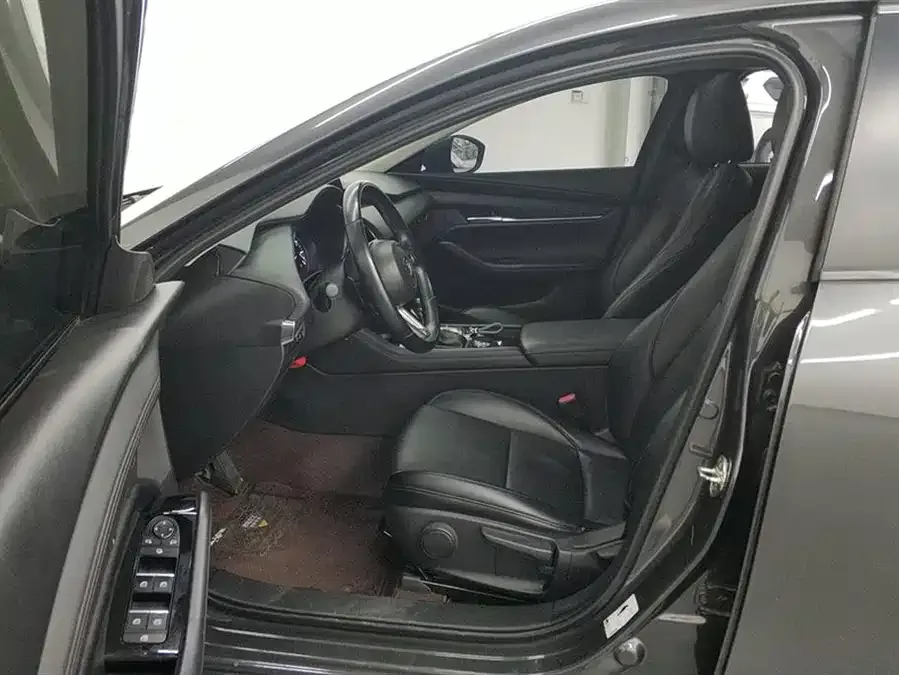 Mazda Axela Mazda3 Angkesela 2021 2.0L automatic quality version 2022 — миниатюра 3