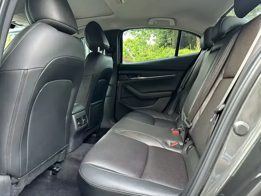 Mazda Axela Mazda3 Angkesela 2022 2.0L automatic quality version 2022 — миниатюра 2