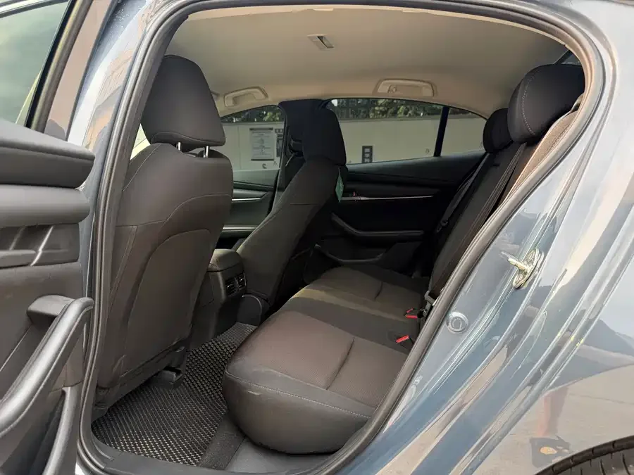 Mazda Axela Mazda3 Angkesela 2023 1.5L manual quality version 2024 — миниатюра 5