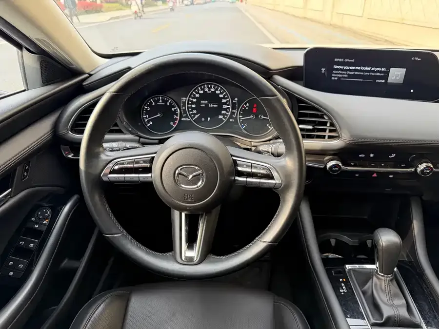 Mazda Axela Mazda3 Angkesela 2021 2.0L automatic quality version 2022 — миниатюра 3