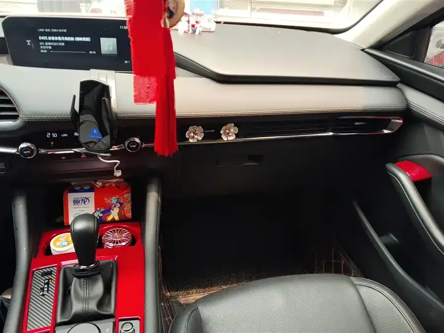 Mazda Axela Mazda3 Angkesela 2022 2.0L automatic quality version 2022 — миниатюра 4