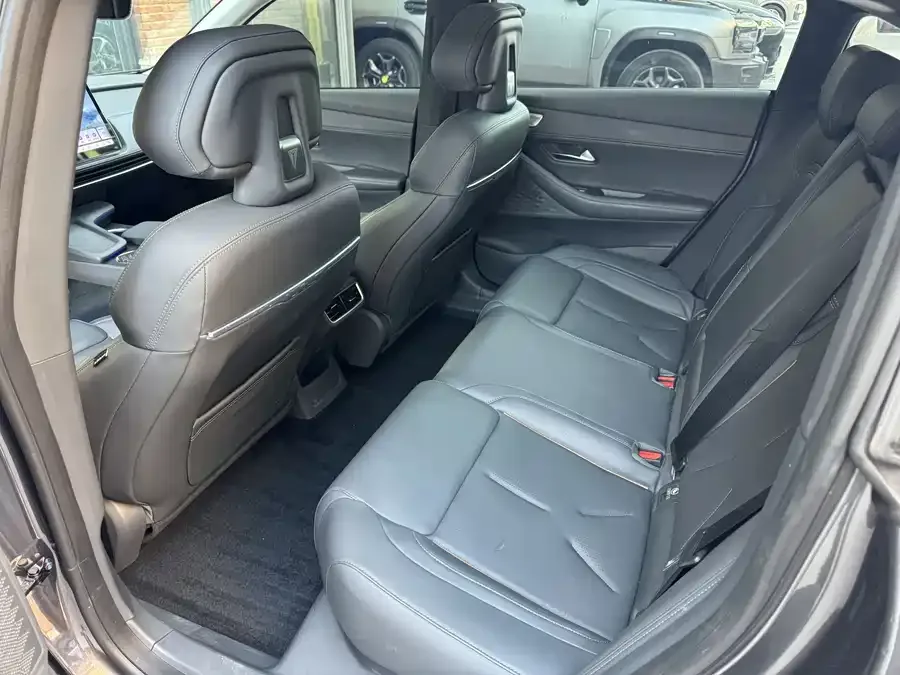 Deepal dark blue SL03 Dark Blue SL03 2022 1.5L 1200 Extended Range Edition 2023 — миниатюра 3